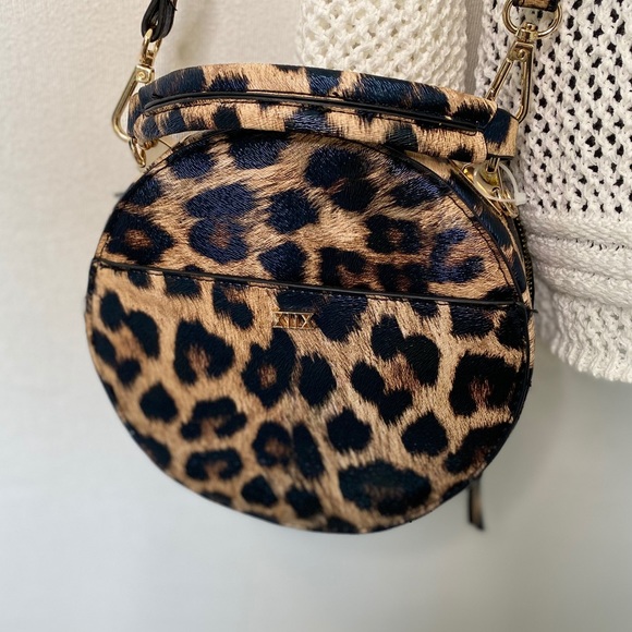 SOLD Circle Leopard Crossbody Bag Small NWOT - Picture 3 of 8